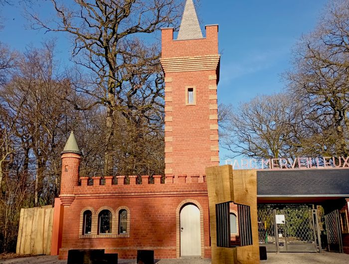 L'extérieur du Parc Merveilleux et de son Gîte, le Kabaischen Renert